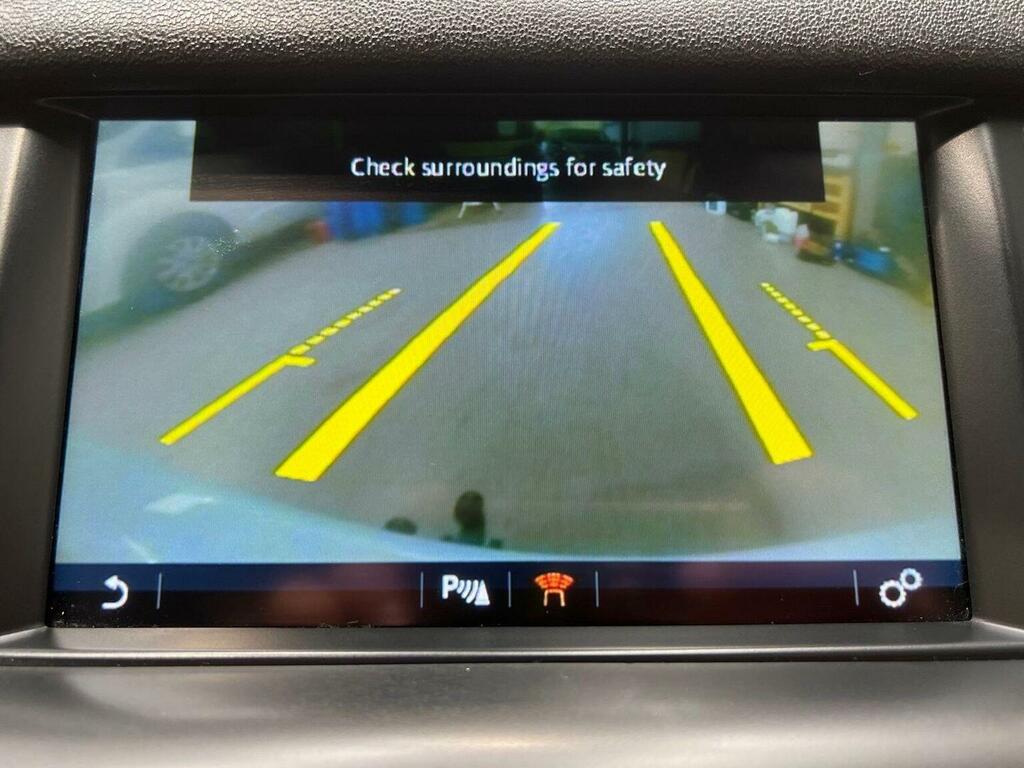 Land Rover Discovery Sport Suv 2.0 Td4 Hse Black 4Wd Euro 6 Ss 2 SJ65VMW White #3