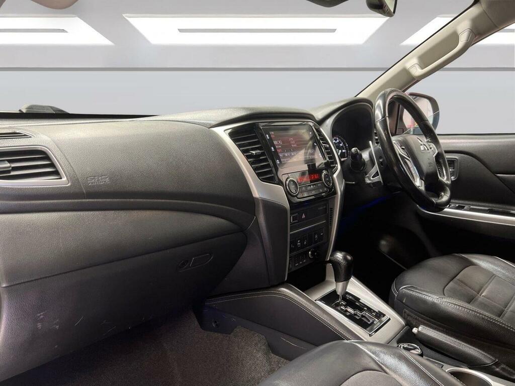 Mitsubishi L200 Di-d Barbarian X Dcb 2268Cc Grey #11