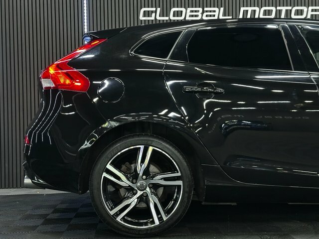 Volvo V40 2018 2.0 D3 R-design Pro Hatchback Manu Black #6