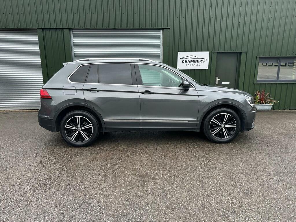 Volkswagen Tiguan Suv 1.4 Tsi Se Navigation Euro 6 Ss 20186 GJ68JZR Grey #2