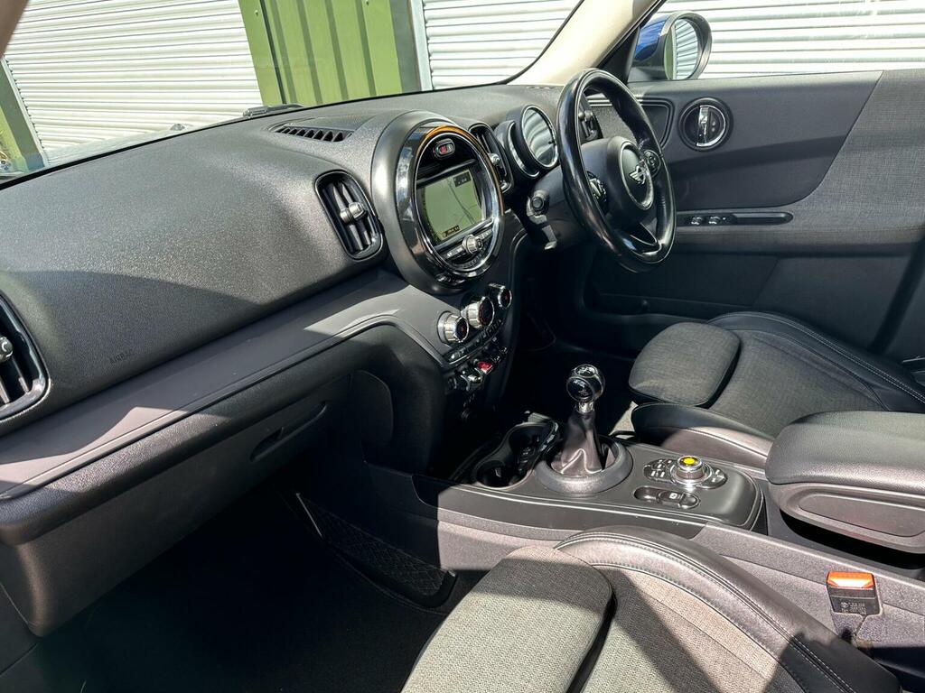 Mini Countryman Cooper D Green #16