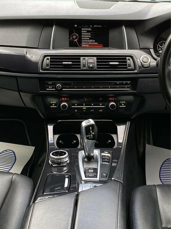 BMW 5 Series 525D Se Touring Black #37