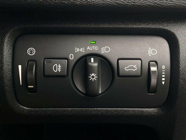 Volvo V40 D3 4 Cyl 150 R Design Lux Nav Blue #20