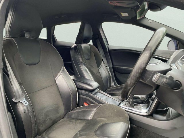 Volvo V40 D3 4 Cyl 150 R Design Lux Nav Blue #46