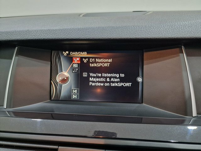BMW 5 Series 2L M Sport White #35