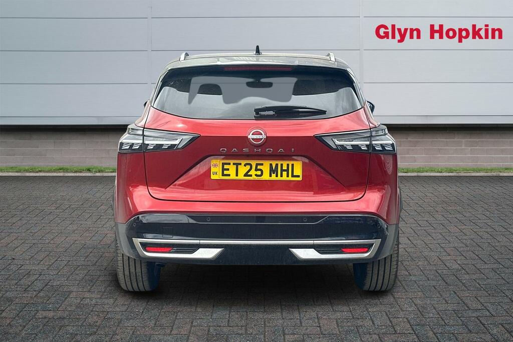 Nissan Qashqai 1.3 Dig-t Mh 158 Tekna ET25MHL Red #4