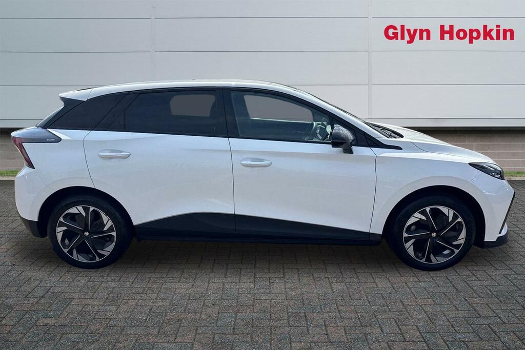 MG MG4 150Kw Trophy Ev Long Range 64Kwh DU23VOA White #2