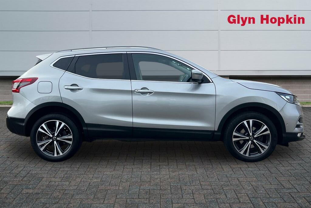 Nissan Qashqai 1.3 Dig-t N-connecta Glass Roof Pack KP19MPU Silver #2