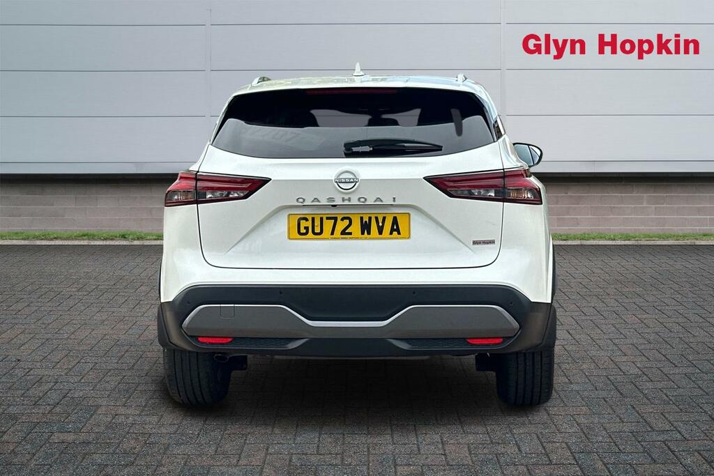 Nissan Qashqai 1.3 Dig-t Mh N-connecta GU72WVA White #4