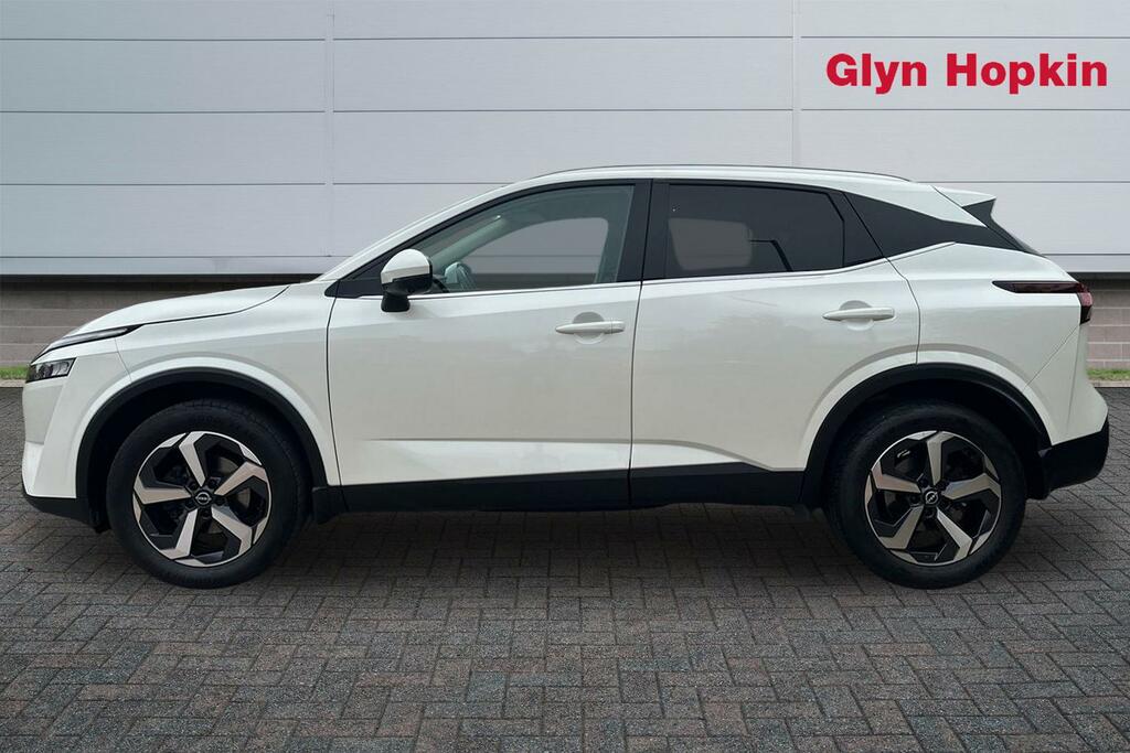 Nissan Qashqai 1.3 Dig-t Mh N-connecta GU72WVA White #6