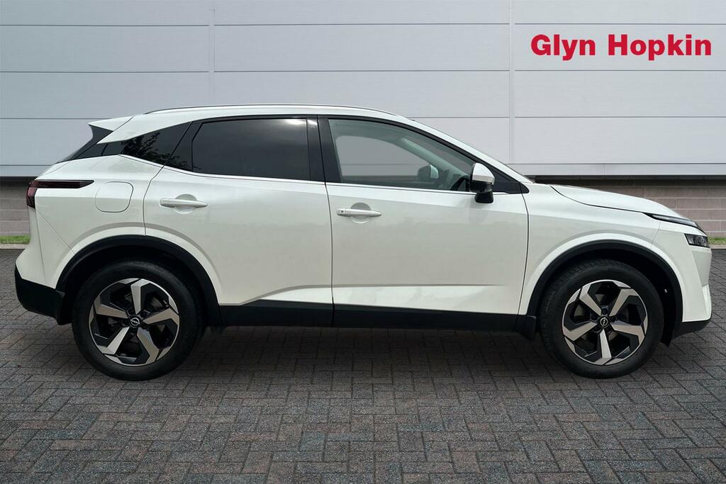 Nissan Qashqai 1.3 Dig-t Mh N-connecta GU72WVA White #2