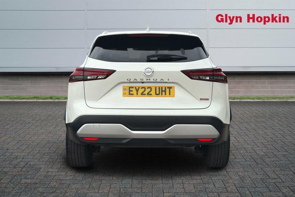 Nissan Qashqai 1.3 Dig-t Mh Tekna EY22UHT White #4