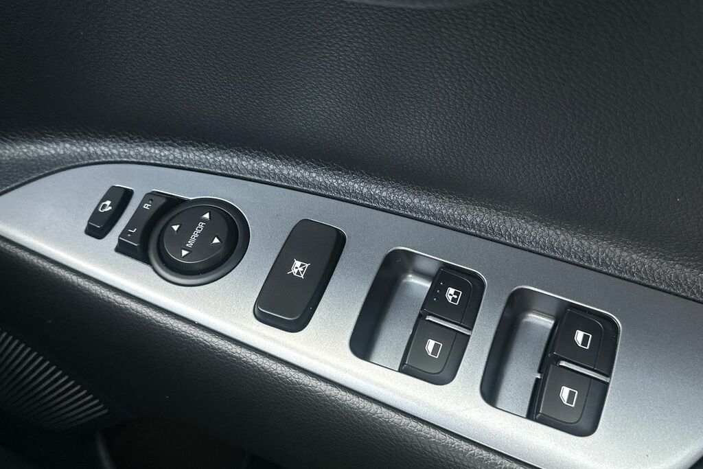 Kia Stonic 2023 73 1.0  #16