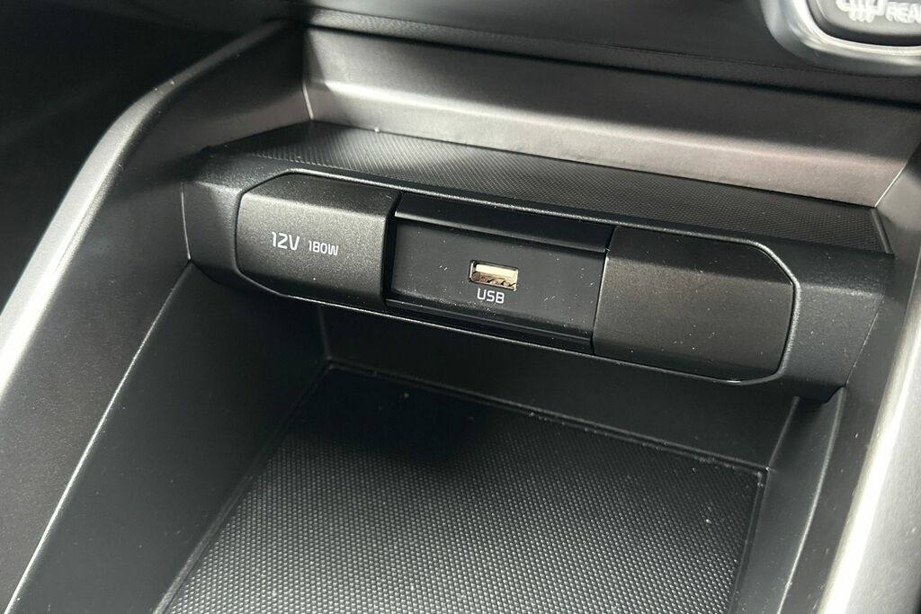 Kia Stonic 2023 73 1.0  #42