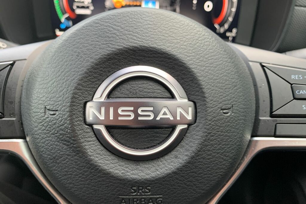 Nissan Juke 1.0 Dig-t Tekna Hatchback Silver #25