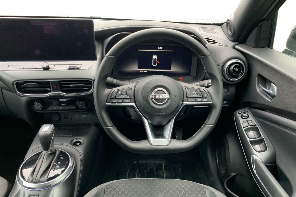 Nissan Juke 1.0 Dig-t Tekna Hatchback Silver #11
