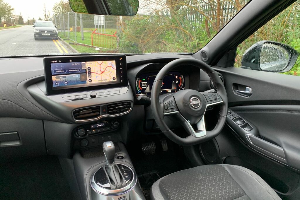Nissan Juke 1.0 Dig-t Tekna Hatchback Silver #38