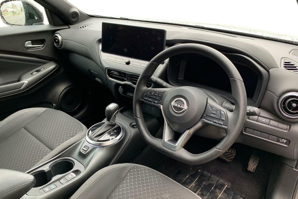 Nissan Juke 1.0 Dig-t Tekna Hatchback Silver #10
