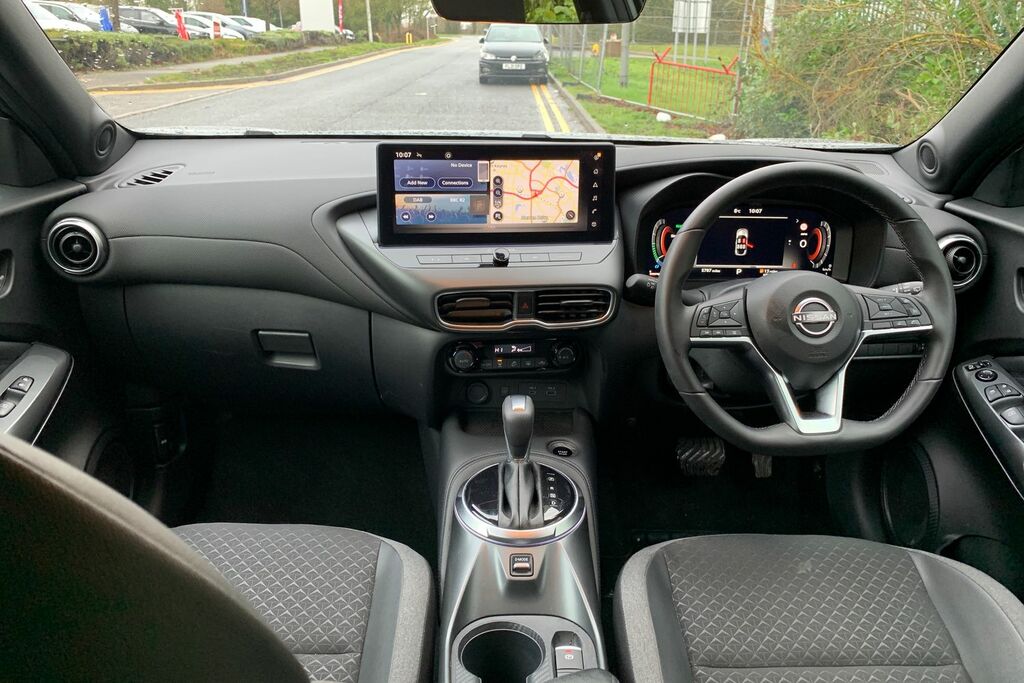 Nissan Juke 1.0 Dig-t Tekna Hatchback Silver #39