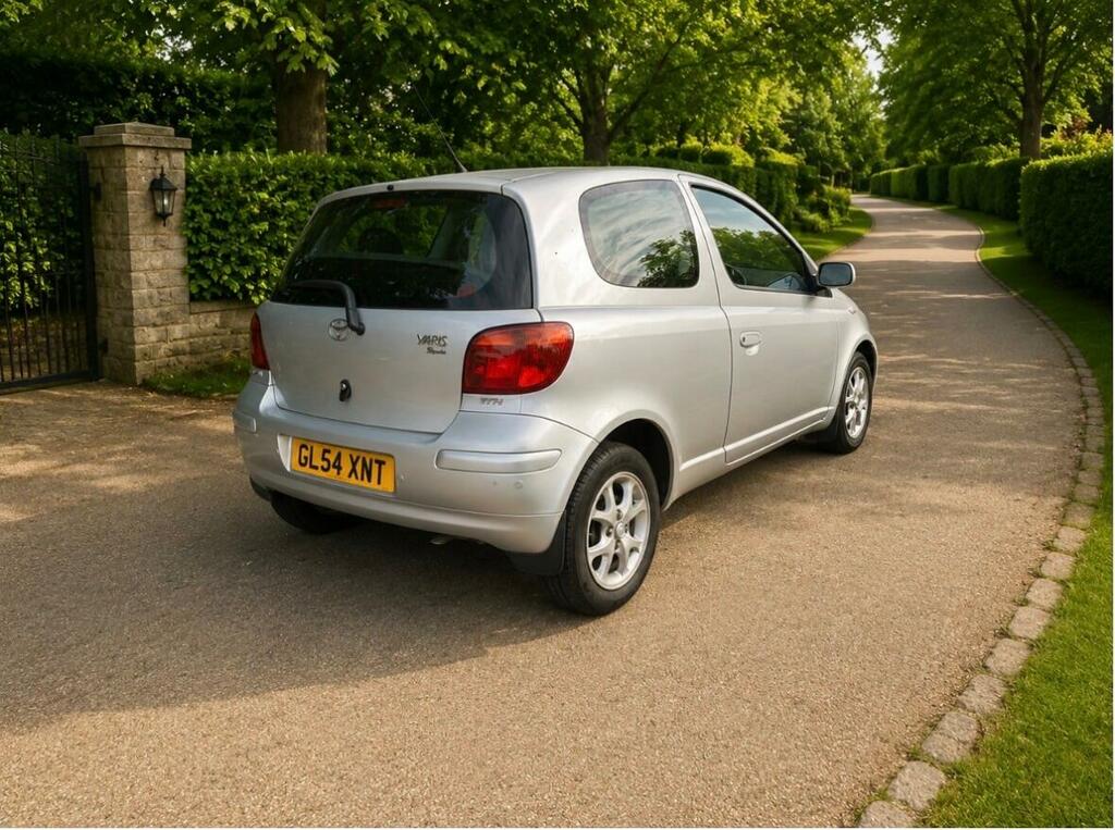 Toyota Yaris 1.3 Vvt-i T Spirit Silver #5