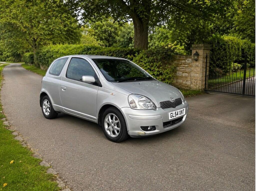 Toyota Yaris 1.3 Vvt-i T Spirit Silver