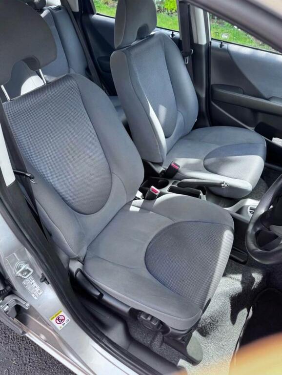 Honda Jazz Se Silver #6