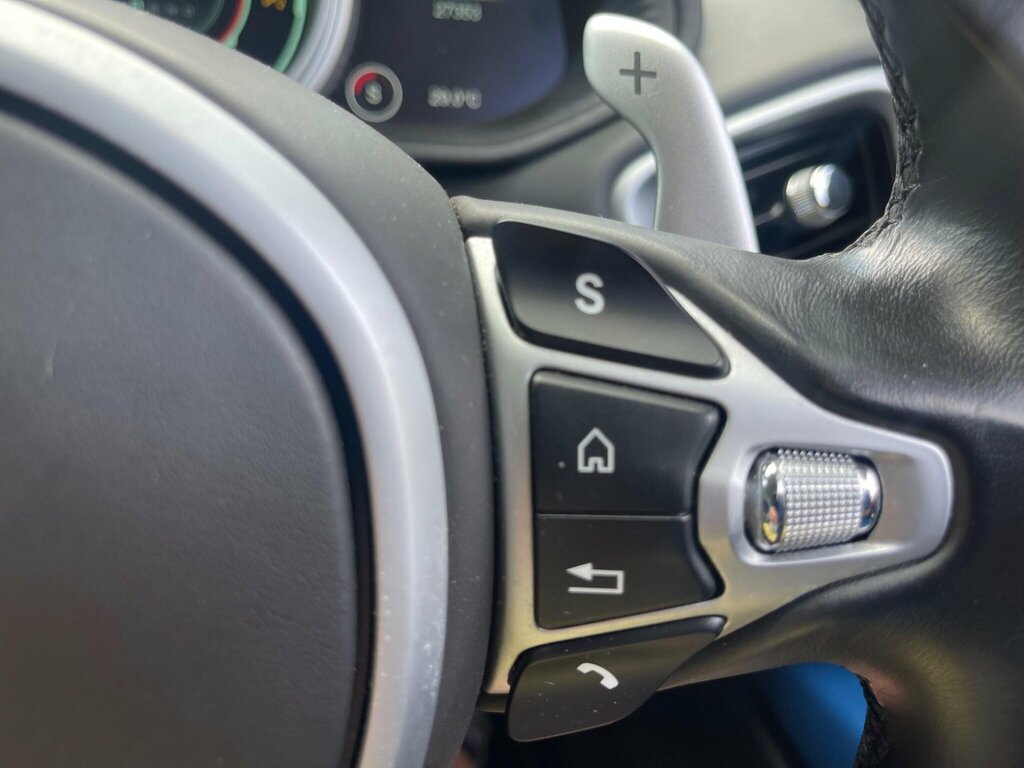 Aston Martin DB11 V12 Launch Edition Touchtronic #38