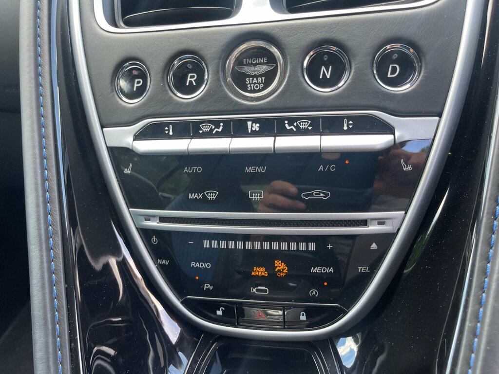 Aston Martin DB11 V12 Launch Edition Touchtronic #44
