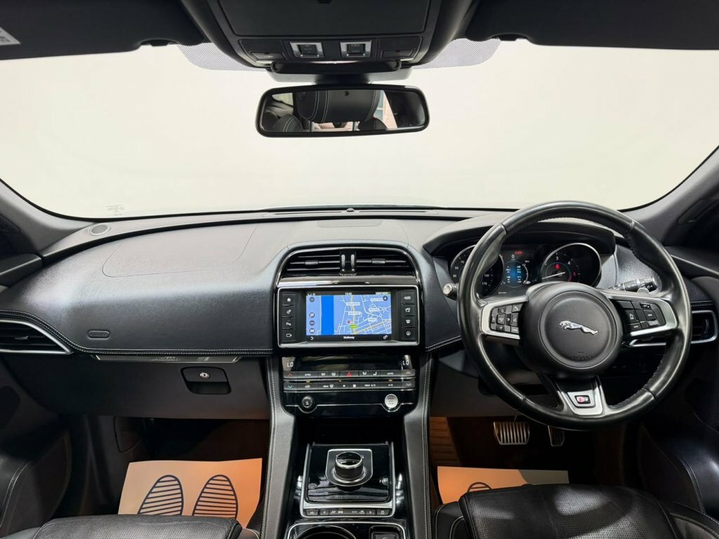 Jaguar F-Pace 3L S Silver #4