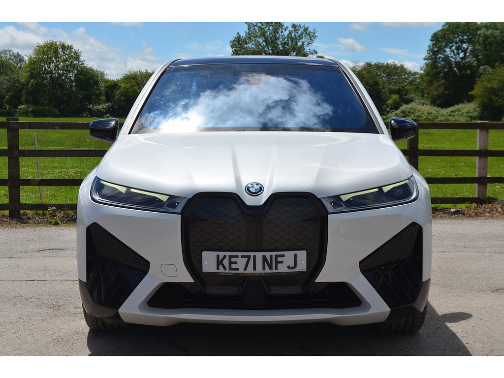 BMW iX 40 M Sport White #3