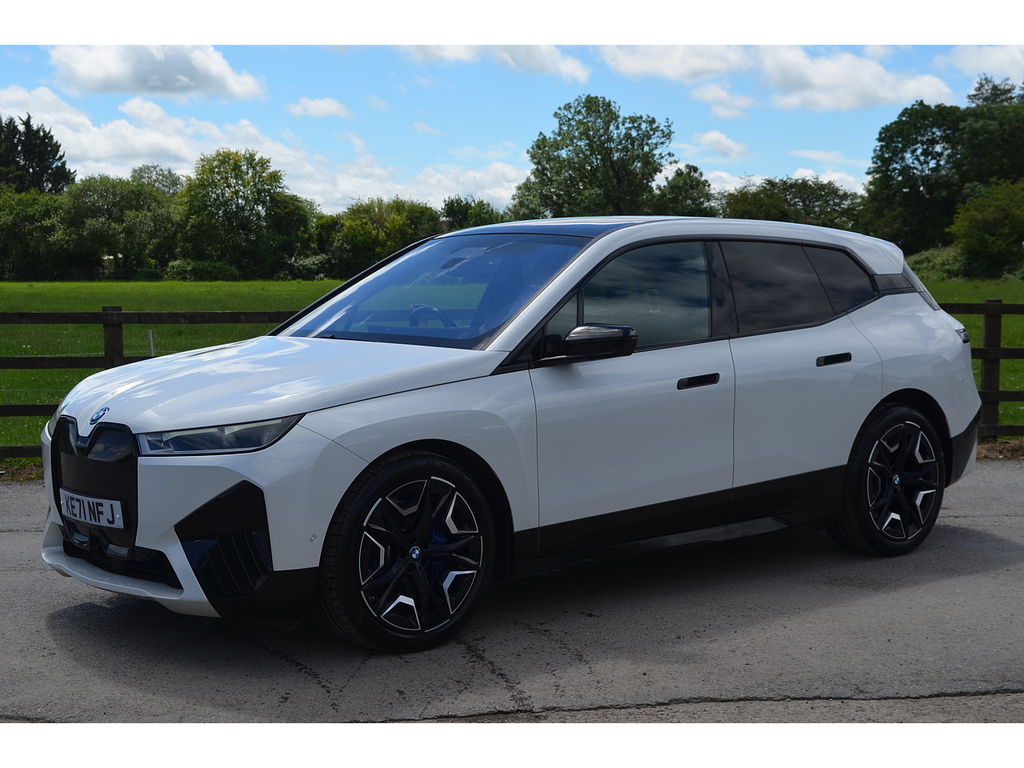 BMW iX 40 M Sport White #4