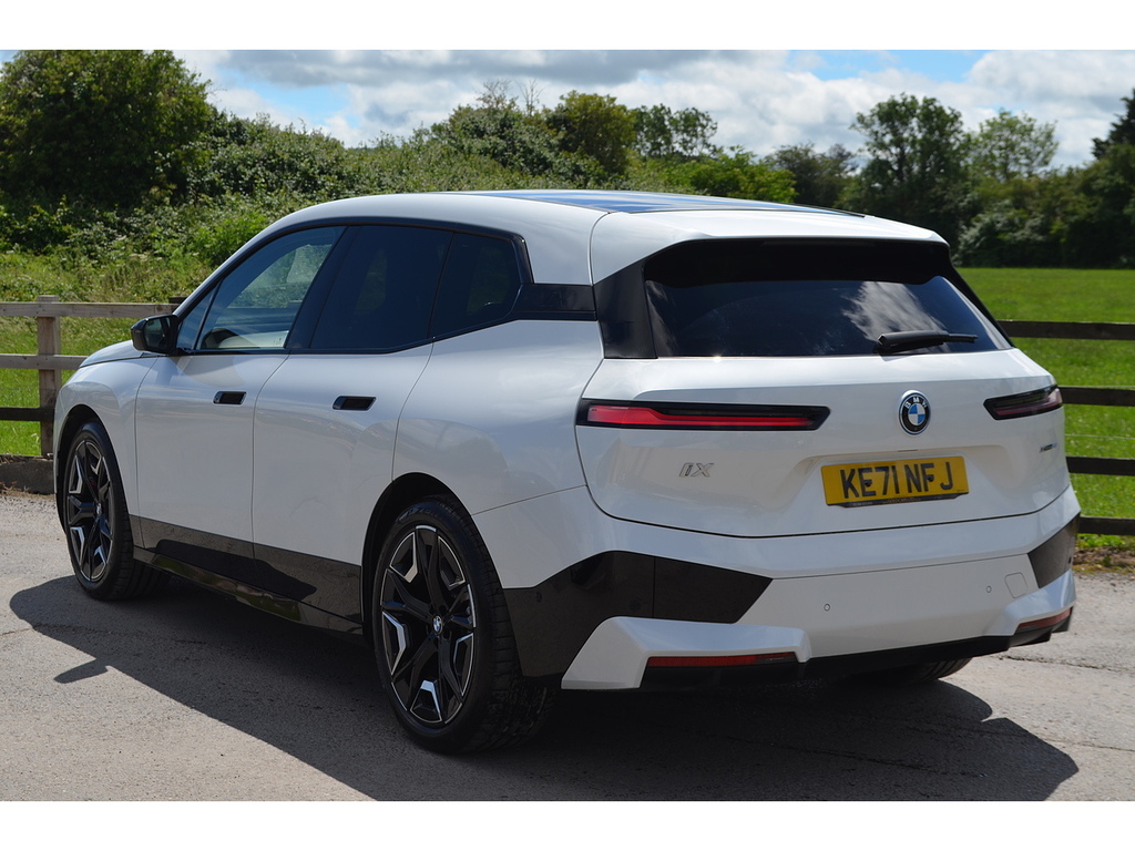 BMW iX 40 M Sport White #6