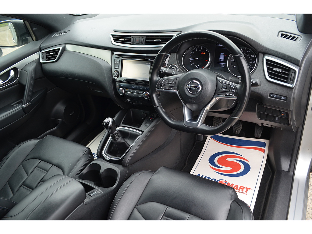 Nissan Qashqai Dig-t Tekna Silver #2