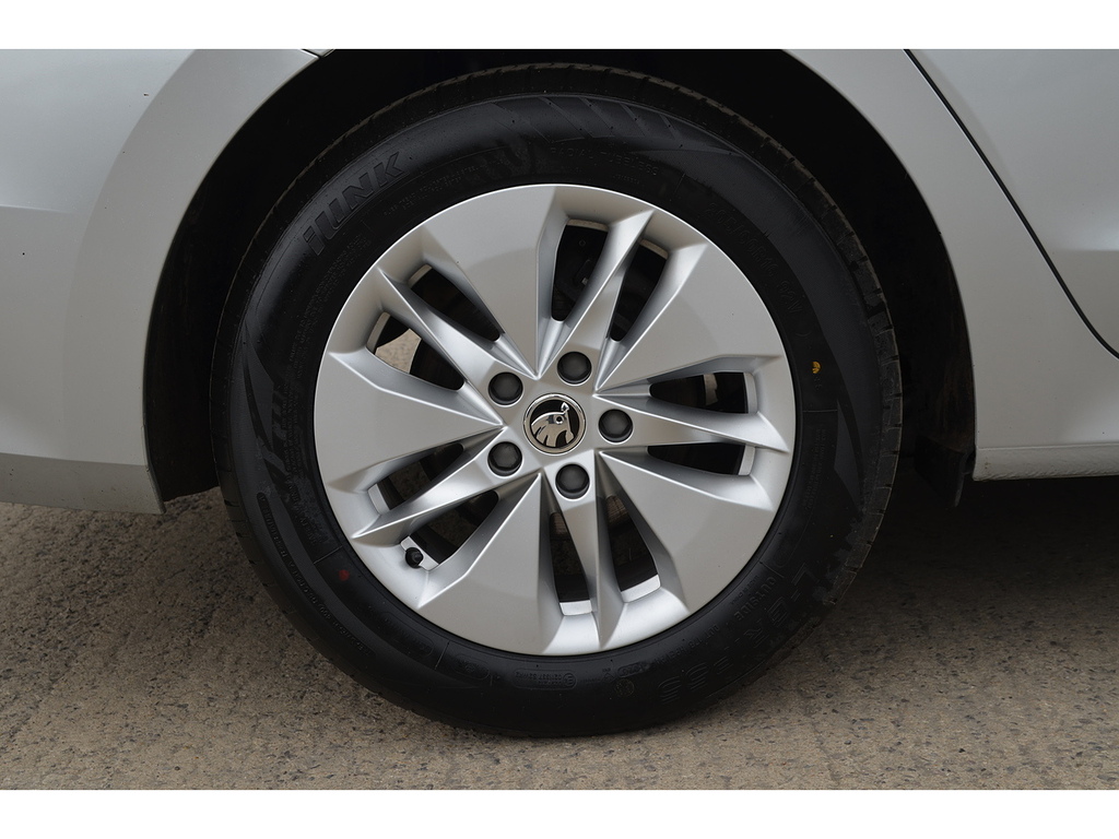 Skoda Octavia 2.0 Tdi 150 Se Technology  #17