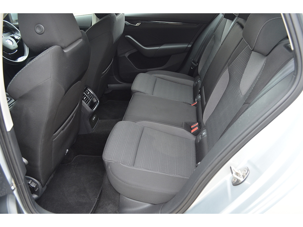 Skoda Octavia 2.0 Tdi 150 Se Technology  #19