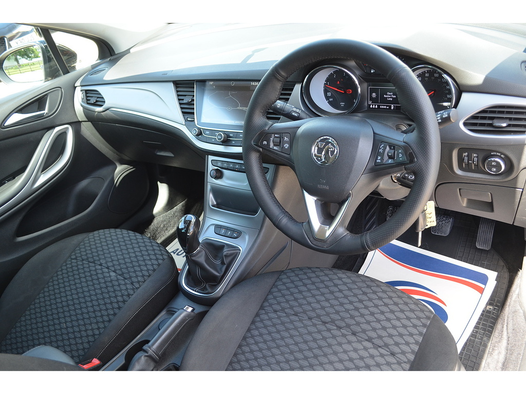 Vauxhall Astra Cdti Ecotec Blueinjection Tech Line Nav Black #2