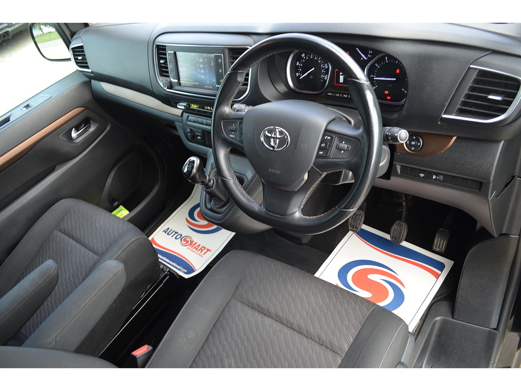 Toyota Proace Verso D Family Black #2