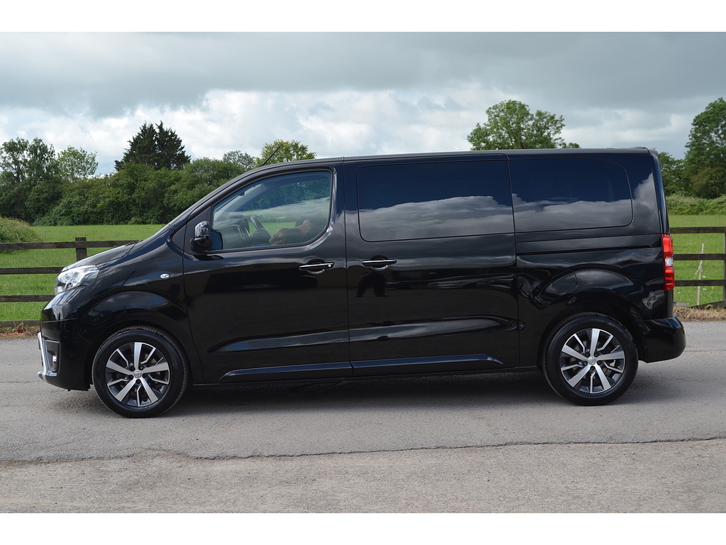 Toyota Proace Verso D Family Black #5