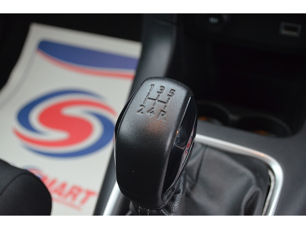 Citroen C3 1.2 Puretech 110 Shine Plus Eat6 Black #19