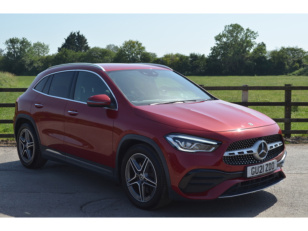 Mercedes-Benz GLA Class Gla250 Amg Line Red