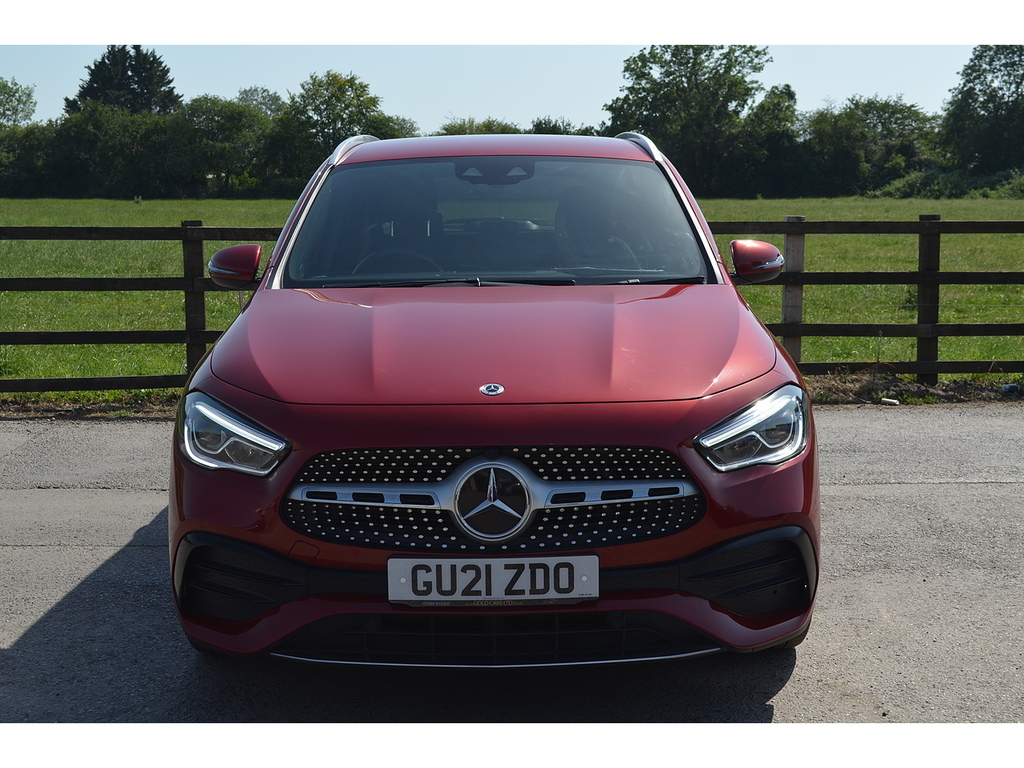Mercedes-Benz GLA Class Gla250 Amg Line Red #3