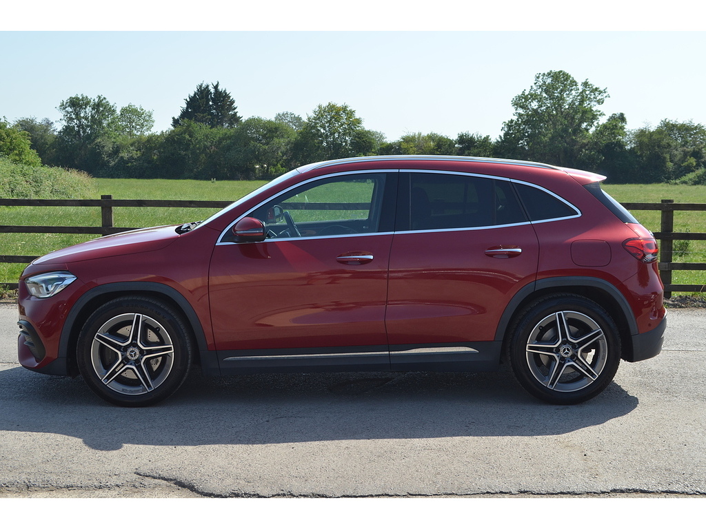 Mercedes-Benz GLA Class Gla250 Amg Line Red #5