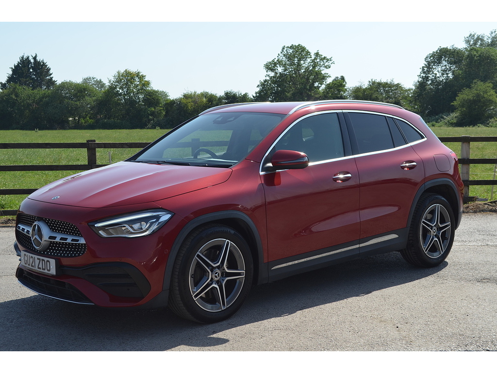 Mercedes-Benz GLA Class Gla250 Amg Line Red #4