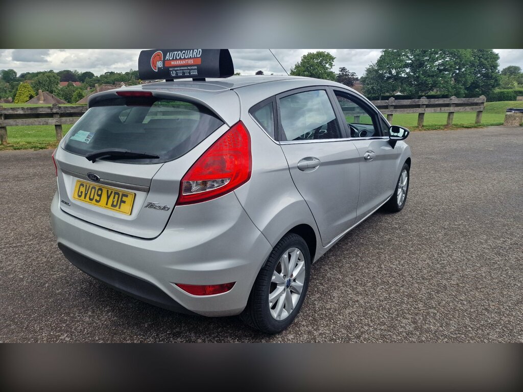 Ford Fiesta 1.25 Zetec Hatchback 133 Gkm, Silver #5