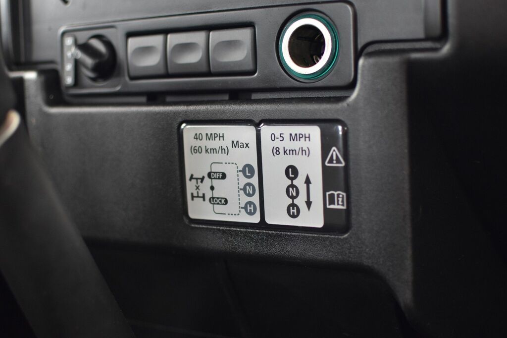 Land Rover Defender Silver #66