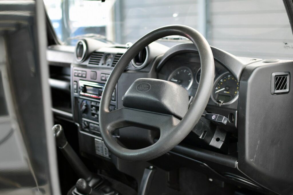 Land Rover Defender Silver #57