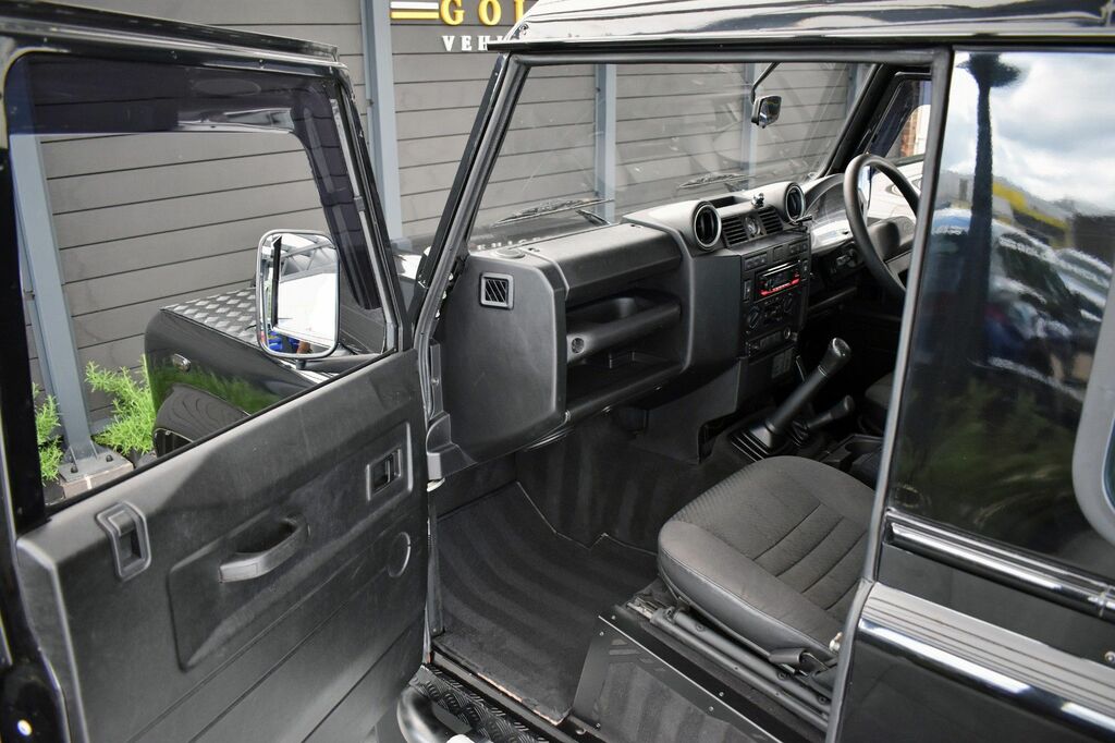 Land Rover Defender Silver #63