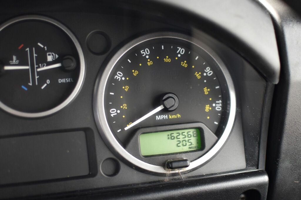 Land Rover Defender Silver #25