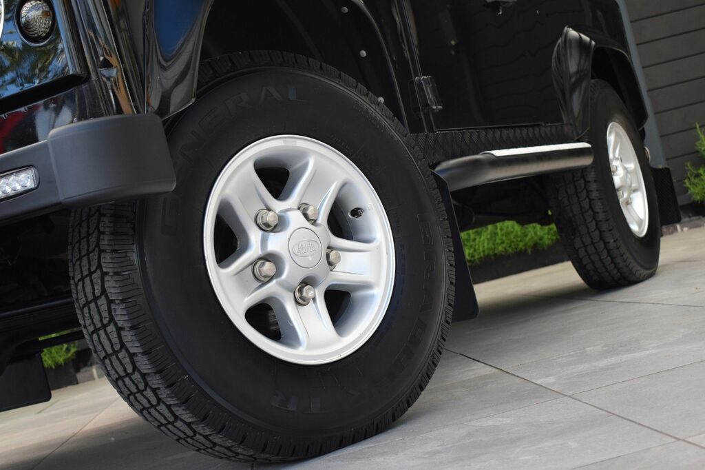 Land Rover Defender Silver #39