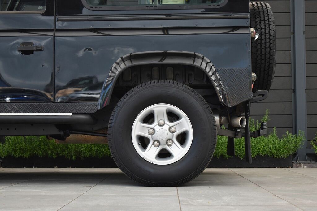 Land Rover Defender Silver #45
